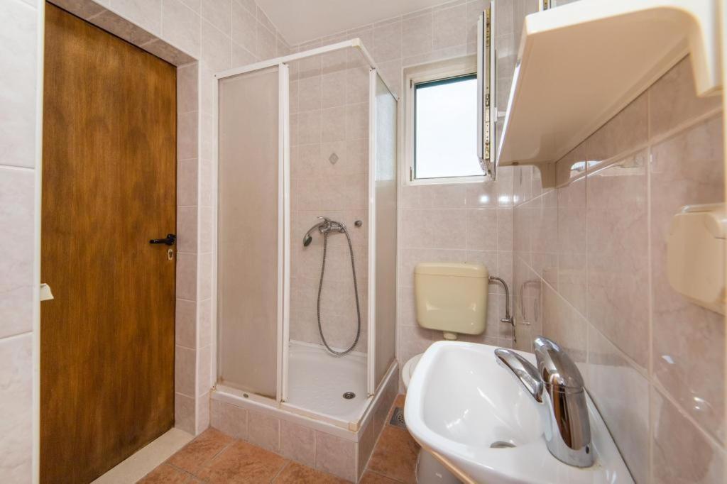 Apartments Slavena Gradac  Εξωτερικό φωτογραφία